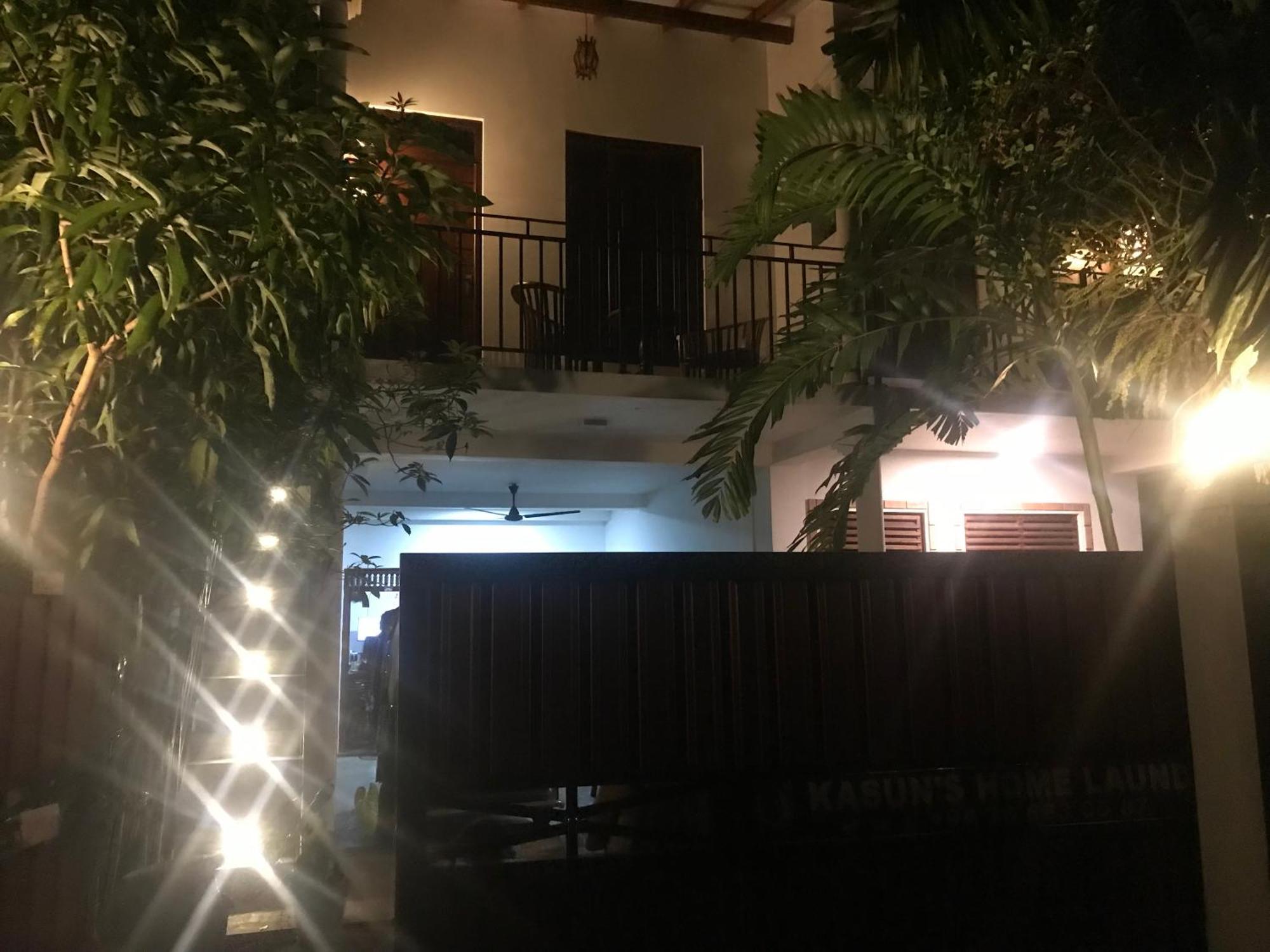 Flip Flop Inn Mirissa Exterior foto